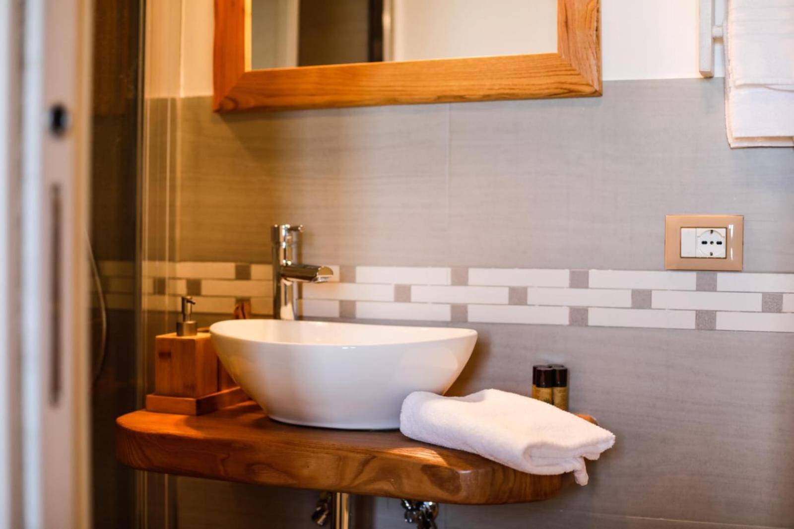 111 Apartments & Rooms Patti Zewnętrze zdjęcie